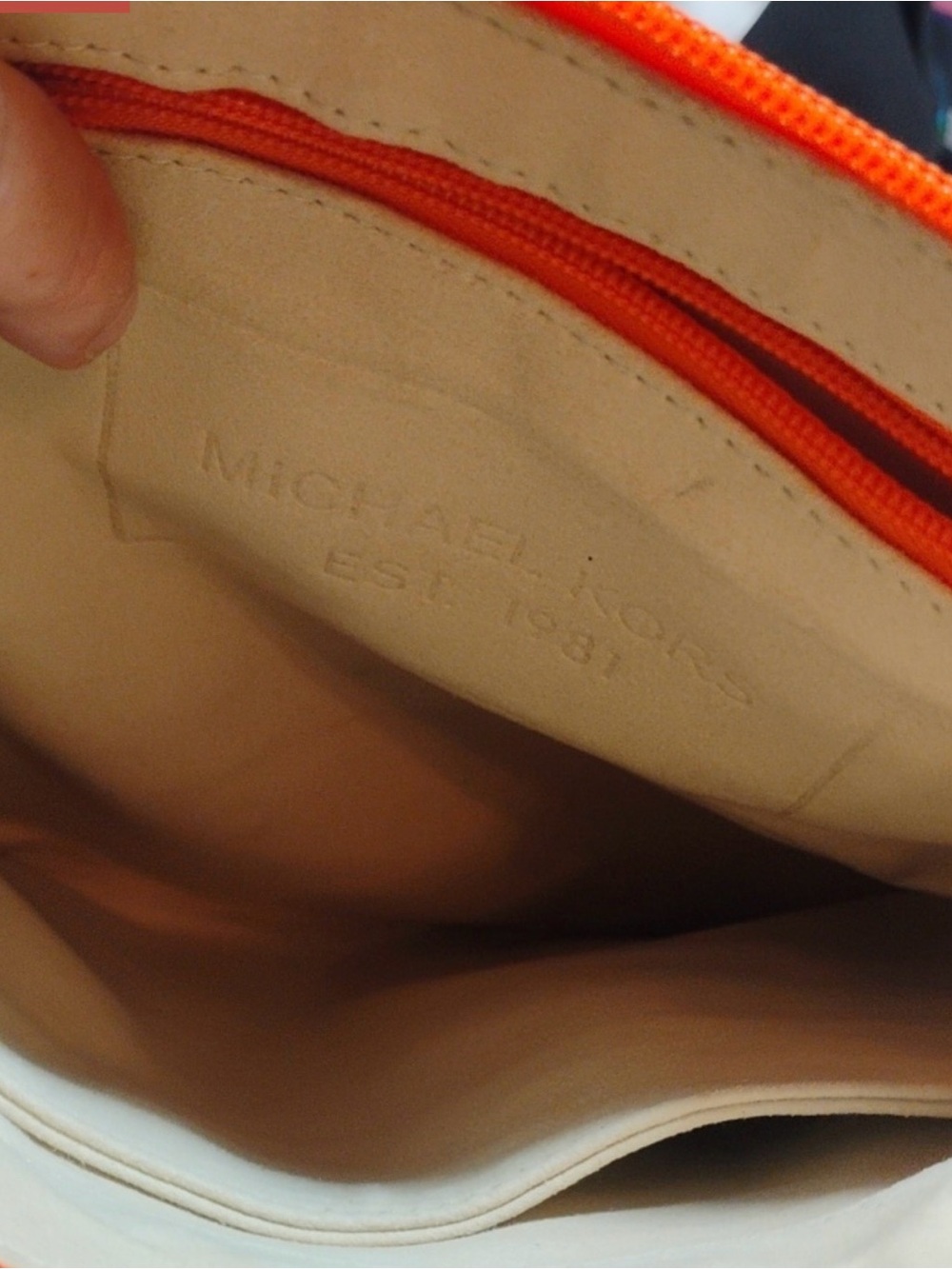 Michael Kors Neoprene Tangerine 🍊 Logo Crossbody Bag EUC $228 - Picture 7 of 11